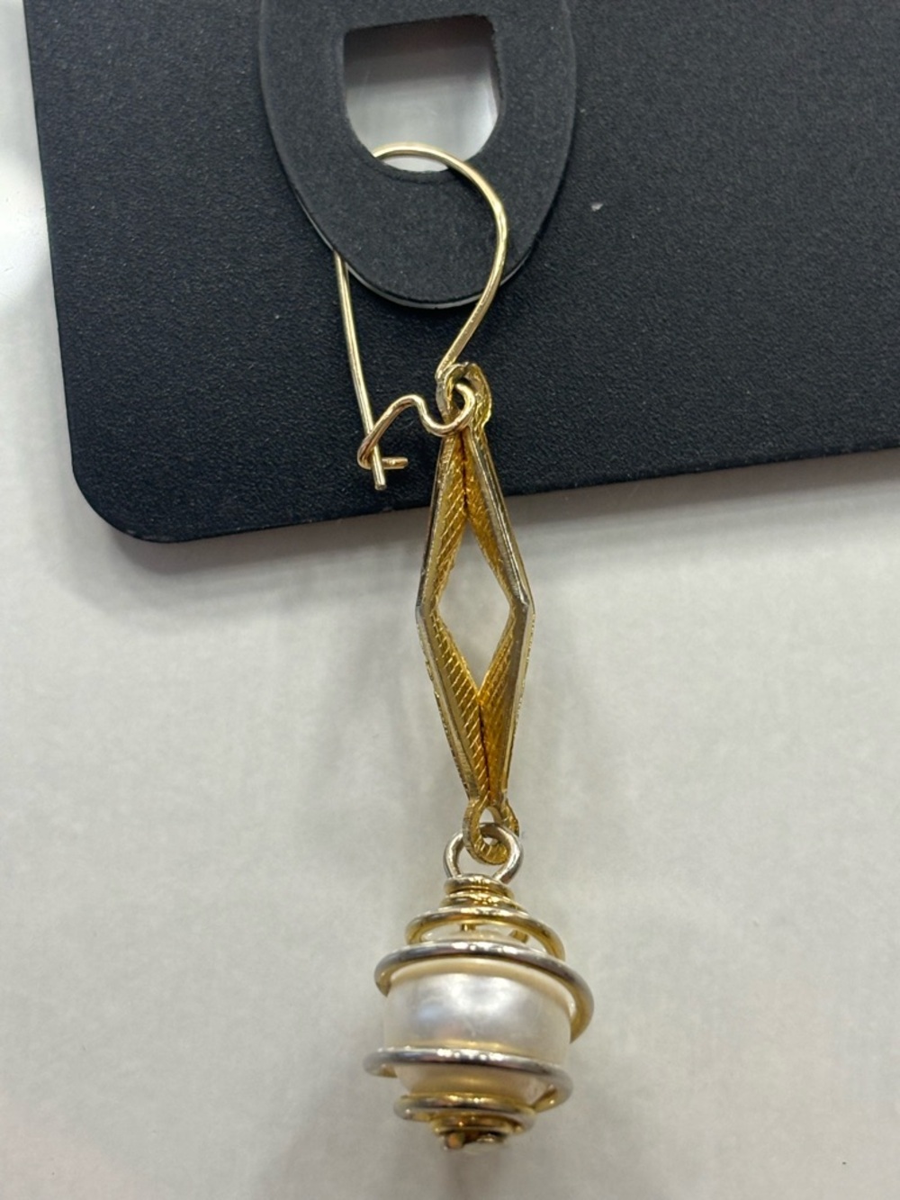 Vintage Art Deco Pearl Dangle Earrings Mid Century Geometric Gold Tone Drop MCM - Picture 6 of 7